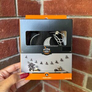 TARGET HYDE & EEK WITCH HAT WALL GARLAND 1CT